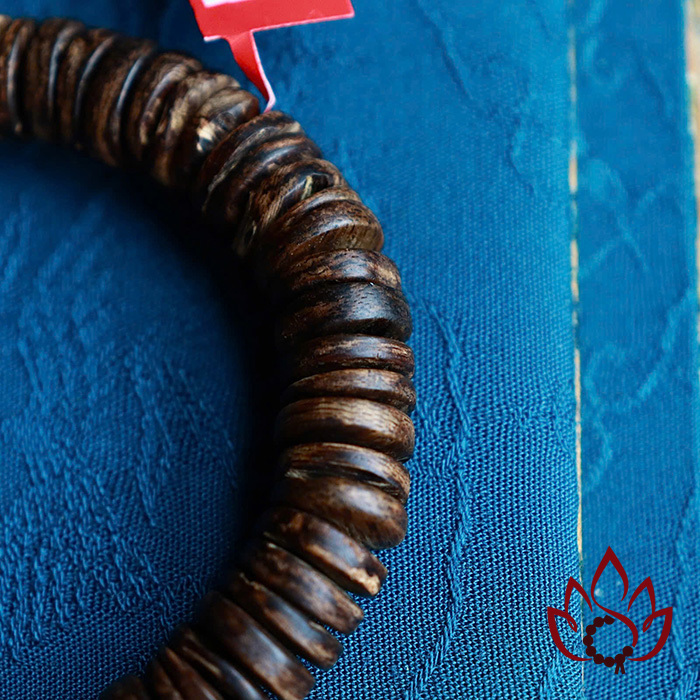 Vòng Trầm Hương Hạt Dẹp | 11 Ly | Trầm Bì Rễ Cận Chìm